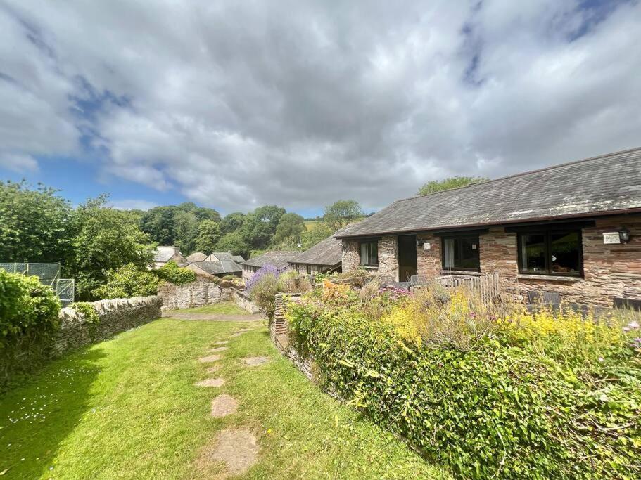 3 Bedroom Barn Conversion With Swimming Pool, Tennis Court And More! Kingsbridge  Exterior photo